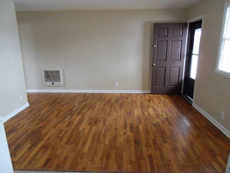808 Fatherland St — Photo 2