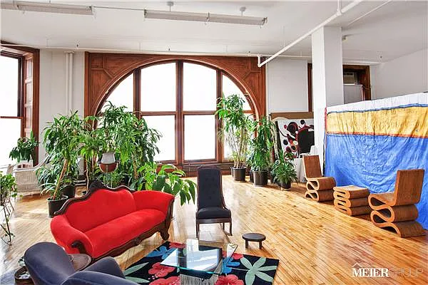 Sold by R New York | media 1