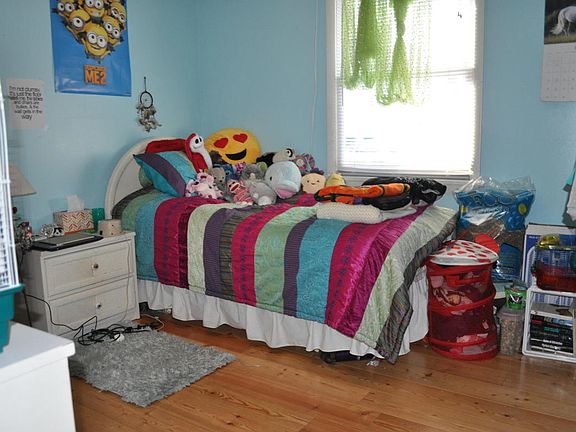 3rd image of 9 Lenape Dr