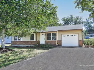 4311 Parkway Ave, McHenry, IL 60050