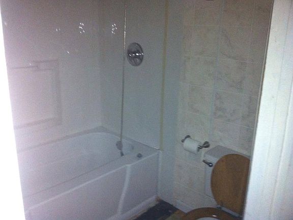 3rd image of 14 Francis St