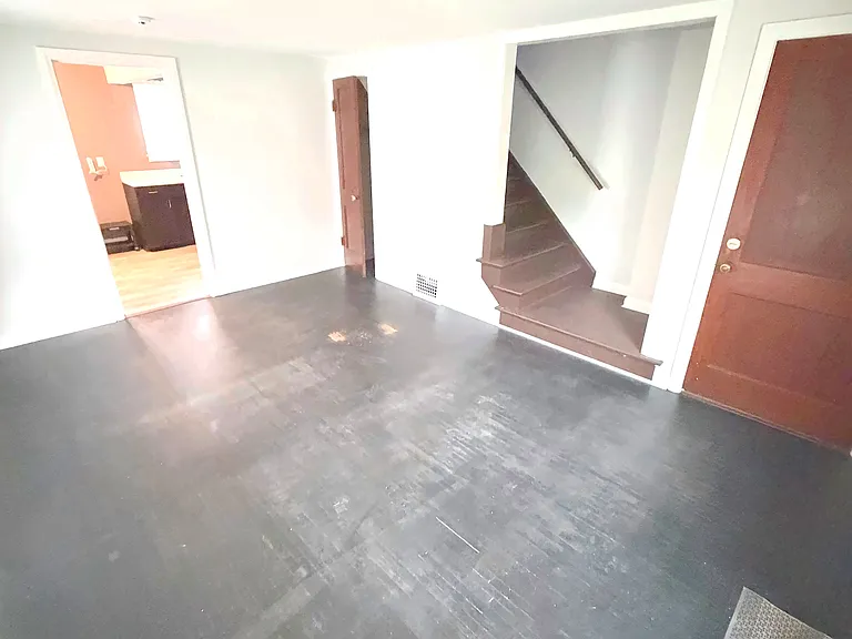 91 Hollywood Ave #1 — Photo 5