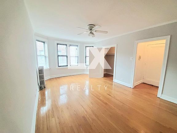 4th image of 3154 W Belle Plaine Ave APT 3N