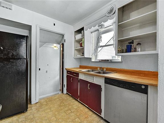 4th image of 4842 W 12th St