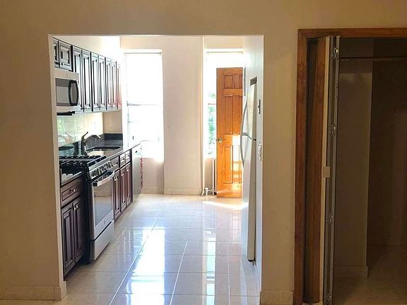 4th image of 30-14 42nd St #2R