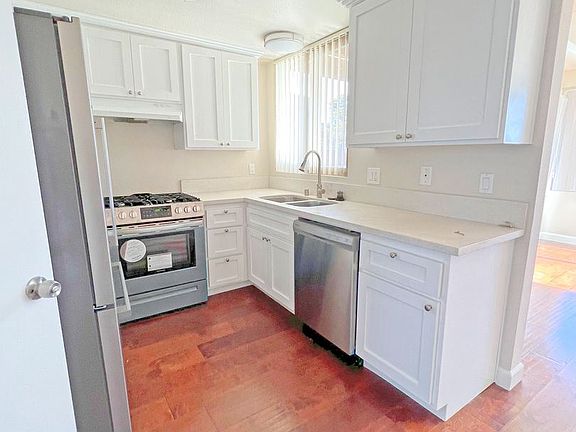 4th image of 480 Rosecrans Ave APT 6