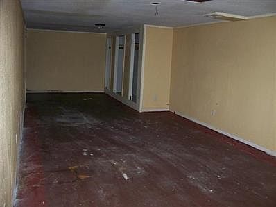 4th image of 4011 Saint Johns Way