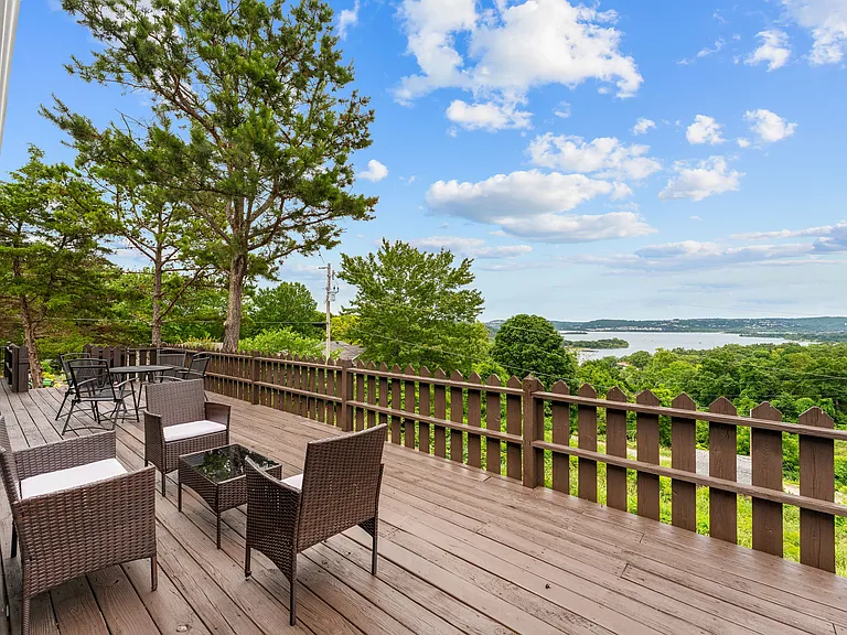 56 Wintergreen Dr — Photo 3