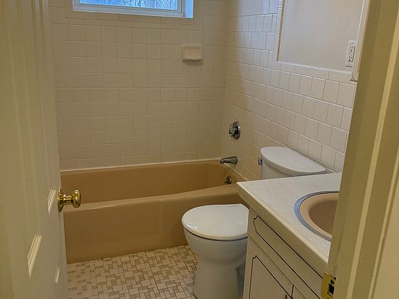 5th image of 57 Newbury Ave APT A