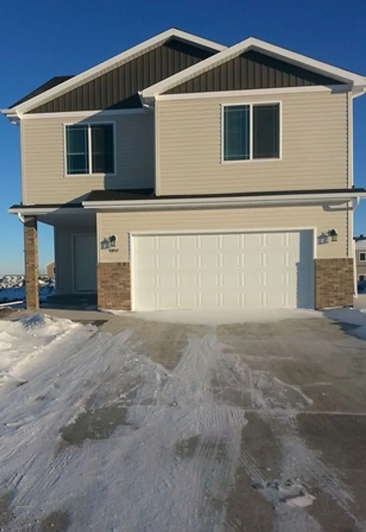 3 Bed 3 Bath Single Family Home — Photo 3
