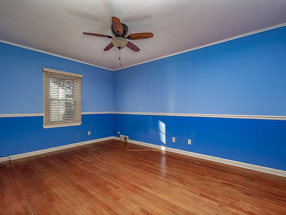 4th image of 2533 30th Avenue Ct