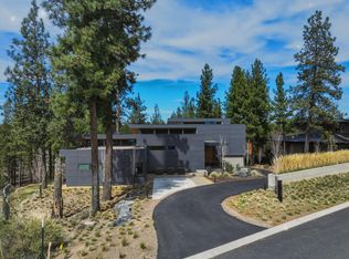 61865 Hosmer Lake Dr, Bend, OR 97702