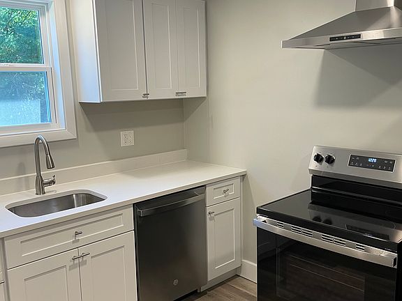 2nd image of 30 Hargrave Ave APT 3