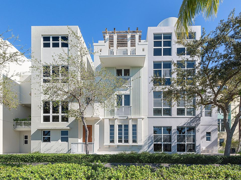 1st image of 6101 Laguna Dr W