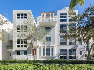 6101 Laguna Dr W, Miami Beach, FL 33141