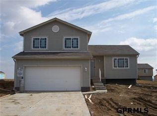 18043 Sun Ridge St, Omaha, NE 68136