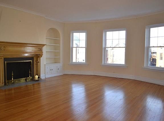 2nd image of 1055 W North Shore Ave #3W