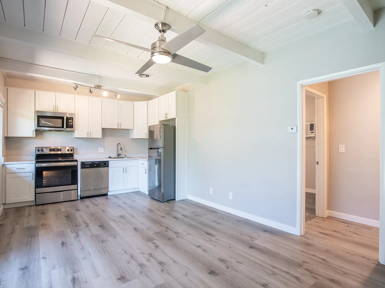 Grant St Apartments — Photo 2