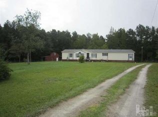 818 Sycamore Dr, Burgaw, NC 28425