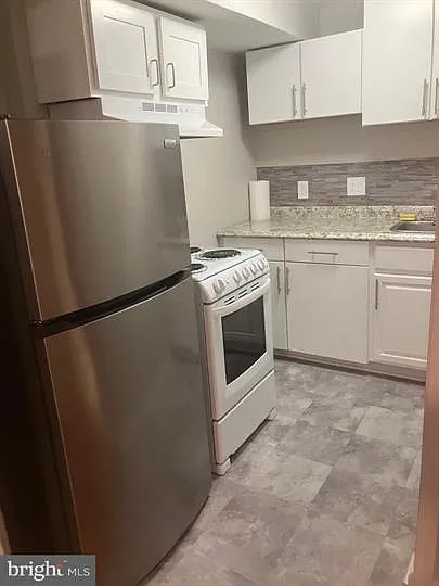 KITCHEN all the conveniences