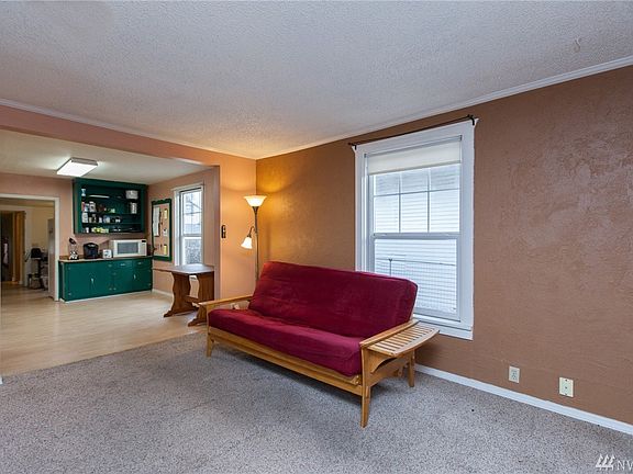 5th image of 135 11th St SE