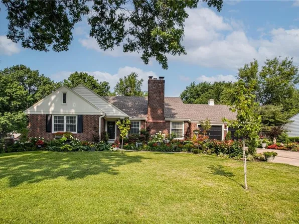 6940 Reeds Rd, Prairie Village, KS 66208