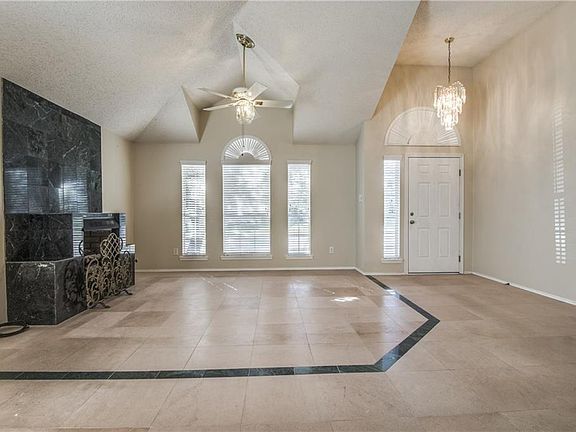 5th image of 2253 Chapman Dr