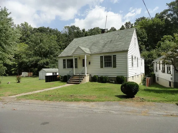 1028 Rose Ave, Clifton Forge, VA 24422