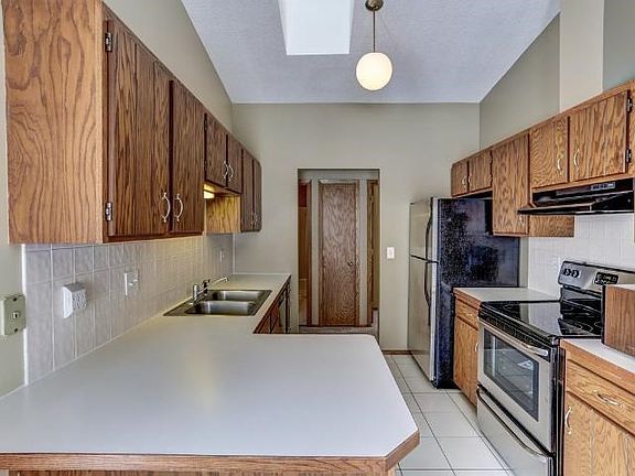 2nd image of 14607 Hampshire Pl