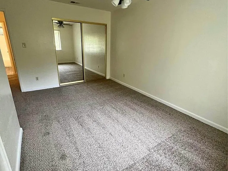 Winding Creek Townhomes — Photo 11