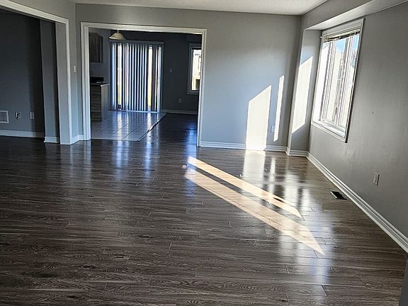 5th image of 316 Vandusen Ave