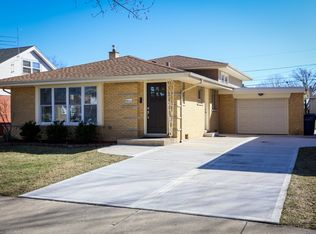 10323 S Laporte Ave, Oak Lawn, IL 60453