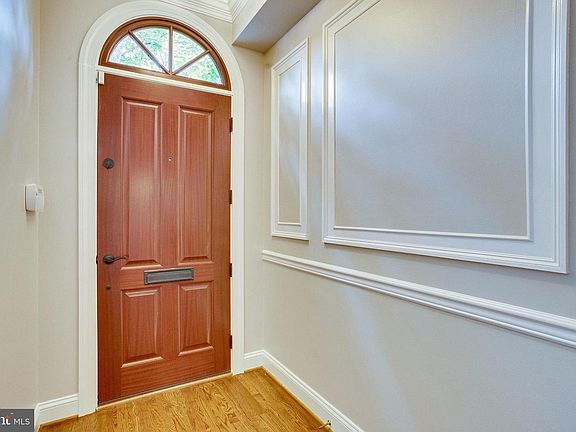 5th image of 618 S Saint Asaph St