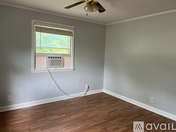 3rd image of 304 W Sevier Hts