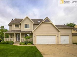 1220 SW Pacific Dr, Lees Summit, MO 64081