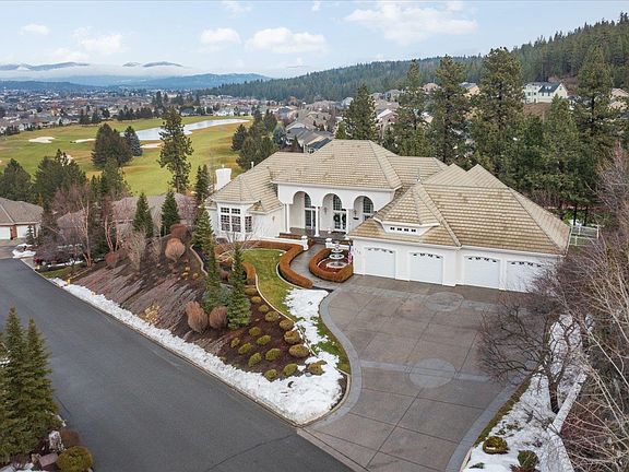 5th image of 712 N Lancashire Ln
