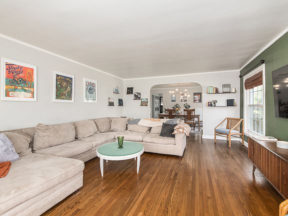 4th image of 2767 W 95th Pl