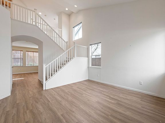 2nd image of 974 Furlong Dr