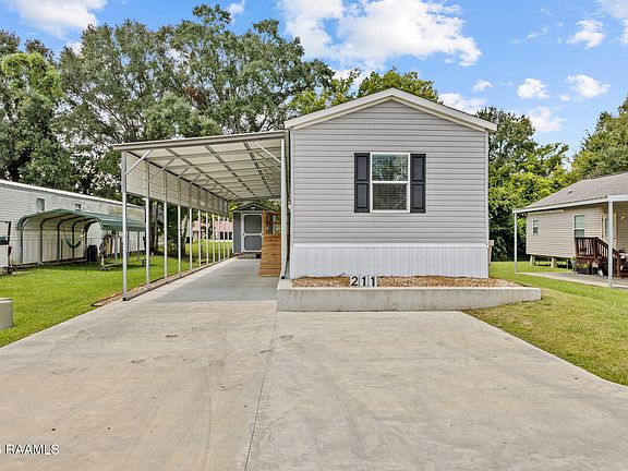 2nd image of 211 Watermark Dr