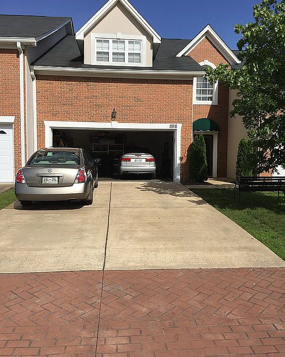 1918 Rosebrook Dr