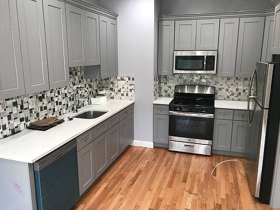 3rd image of 416 Bedford Ave Floor 3