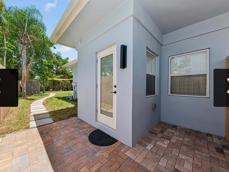 251 Royal Ct — Photo 7