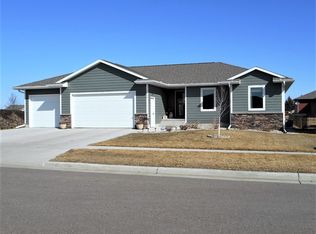 1504 Joseph Cir, Yankton, SD 57078