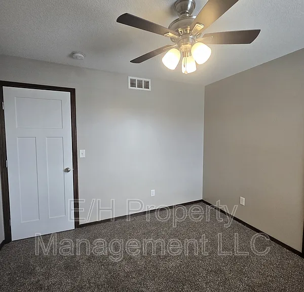 5903 N Millsboro St — Photo 21