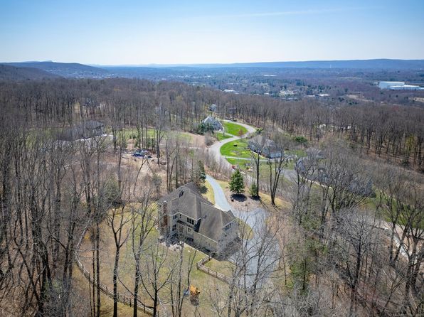 87 Forest Hills Dr, Farmington, CT 06032