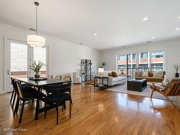4th image of 802 W Wolfram St #3N