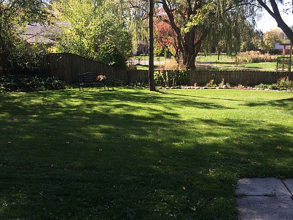 3rd image of 17 W Eden Ct