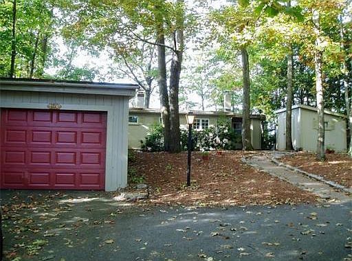 2nd image of 150 Peninsula Dr