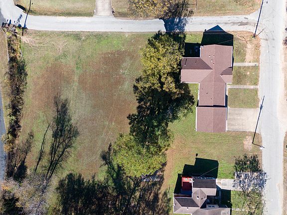 4th image of 985 Brooks St