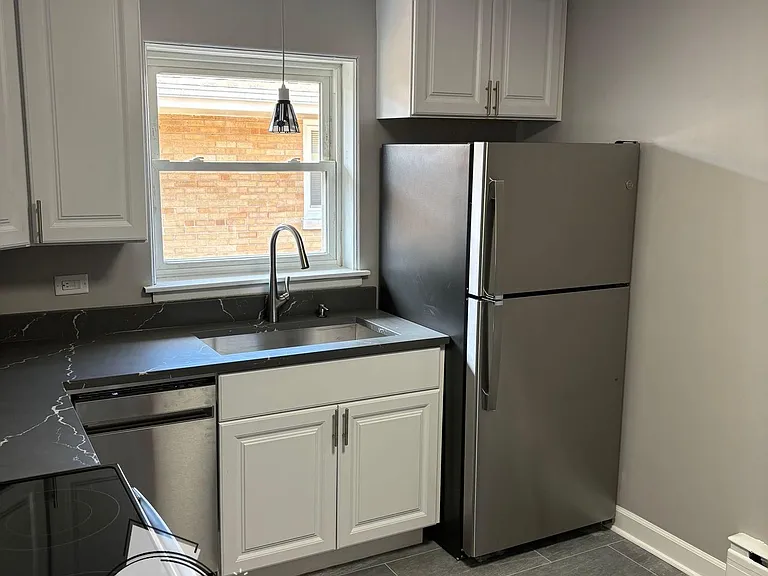 3112 Calwagner St #2W — Photo 2